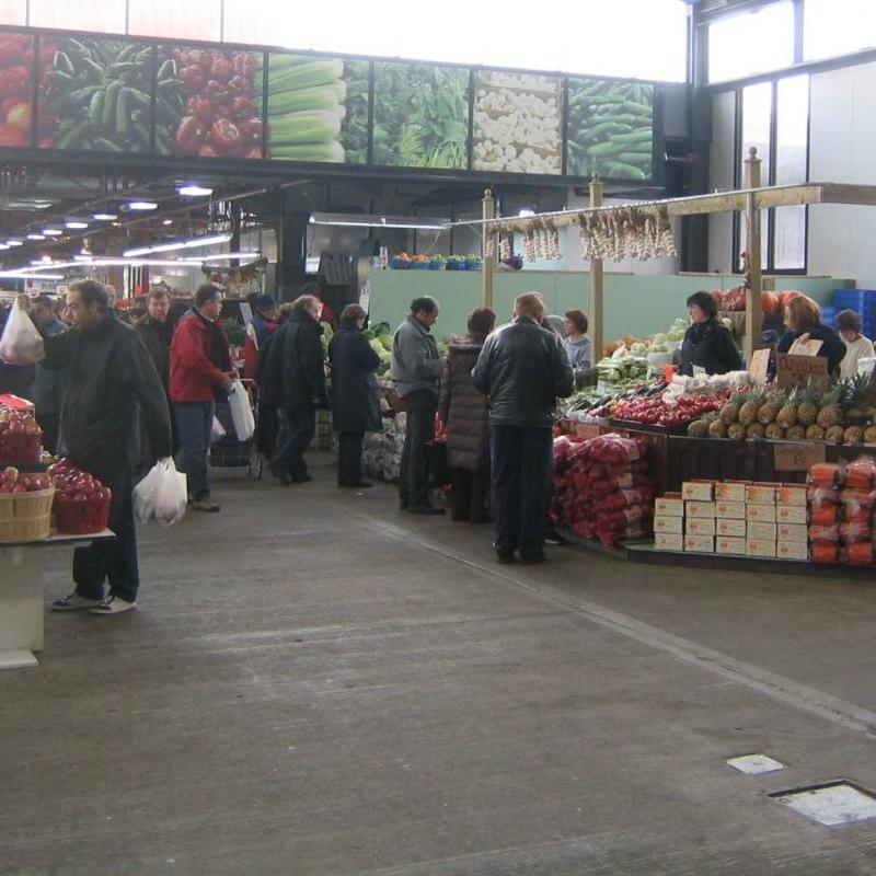 Marché Jean-Talon - Inside