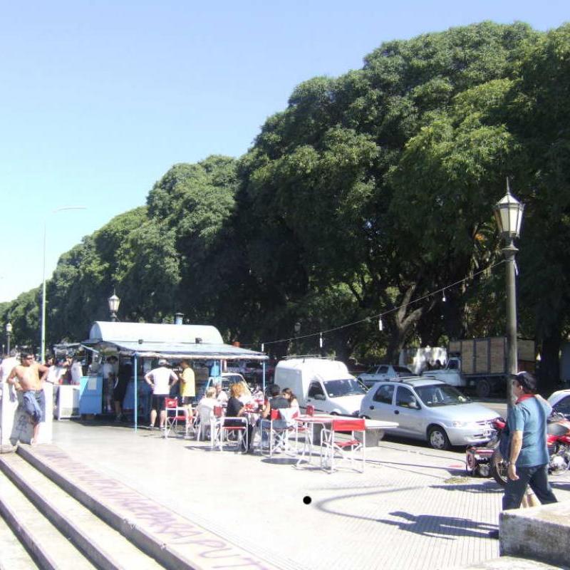 Street Food Vendor - Costanera Sur Street Food Vendor - Costanera Sur
